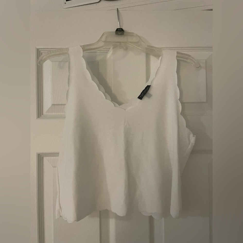 Trendy Topshop cropped-tank!!